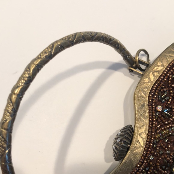 Beaded And Rhinestone Evening Bag With Shell Closure - Picture 7 of 16